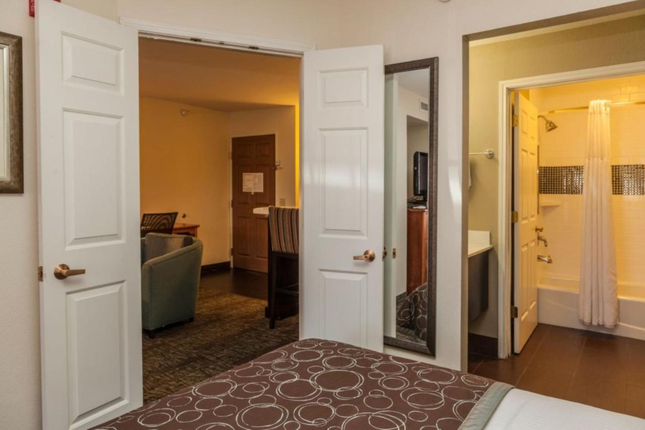 Staybridge Suites Colorado Springs North By Ihg Εξωτερικό φωτογραφία